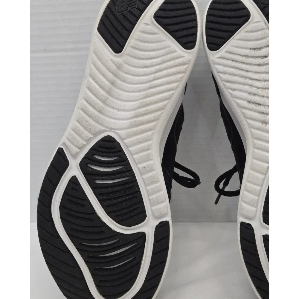 New Balance FuelCore Nergize Womens Size 8 Black White Running Shoes Sneakers